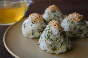冷凍庫で常備！オーガニック食材で作る5分腸活おにぎり3選｜朝の血糖安定＆便通改善術
