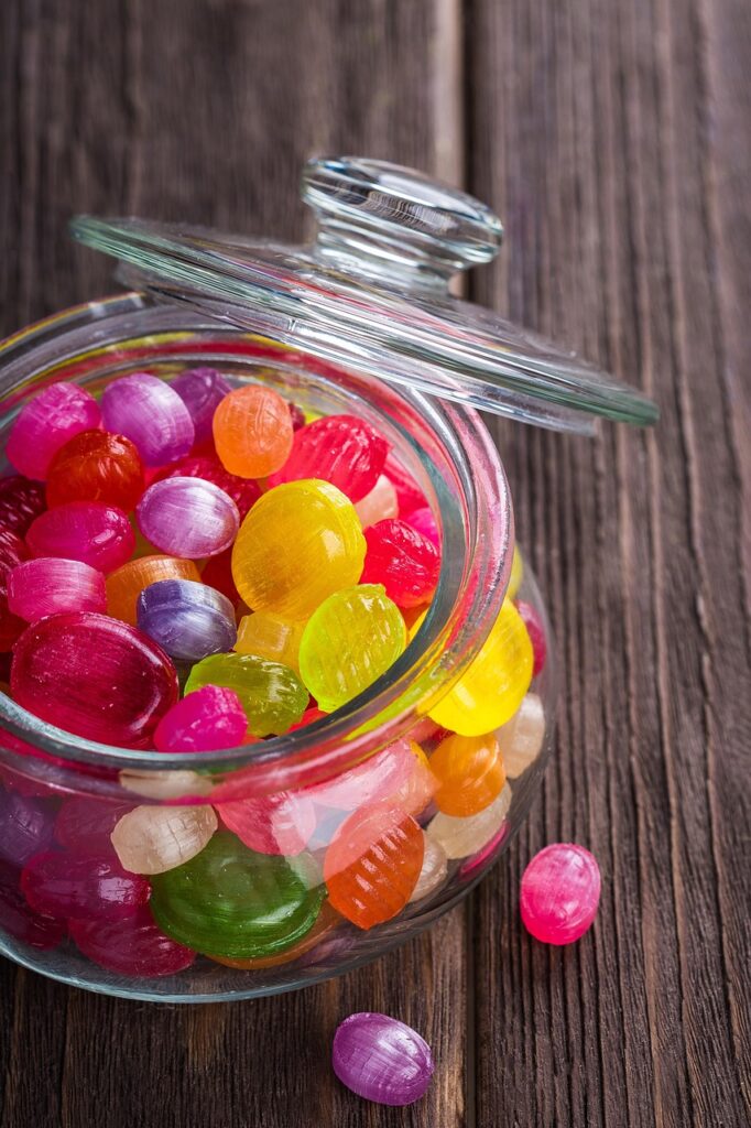 お菓子に含まれる添加物の影響とは？