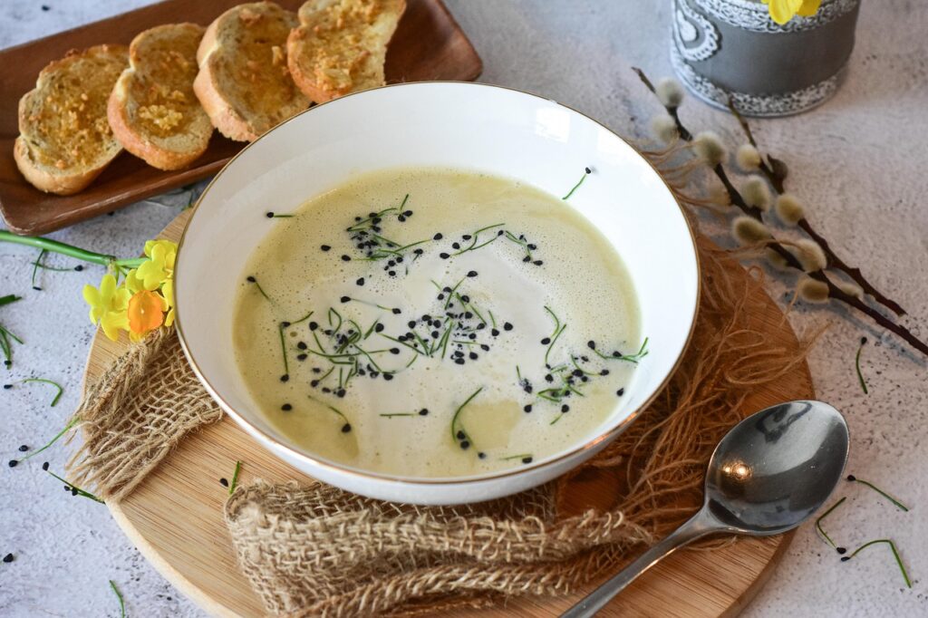 野菜スープを味付けなしで美味しく作る方法は？